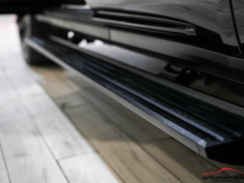 Used 2023 Cadillac Escalade Sport Platinum w/ LPO, ONYX Package image 18