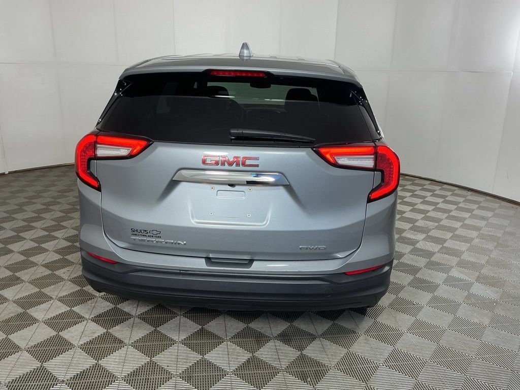 Used 2024 GMC Terrain SLE AWD/4WD image 8