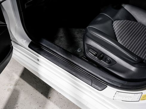 Used 2024 Toyota Camry SE FWD image 21