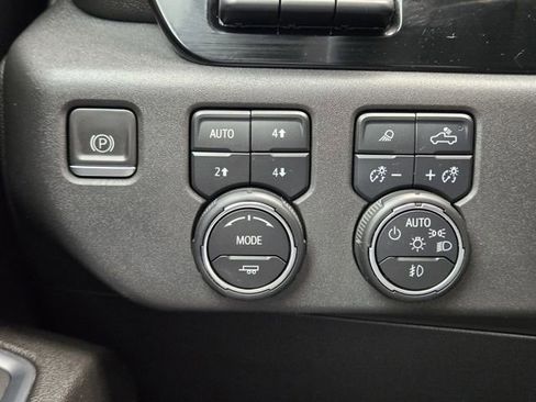 Used 2023 Chevrolet Silverado 1500 LTZ w/ Technology Package AWD/4WD image 22
