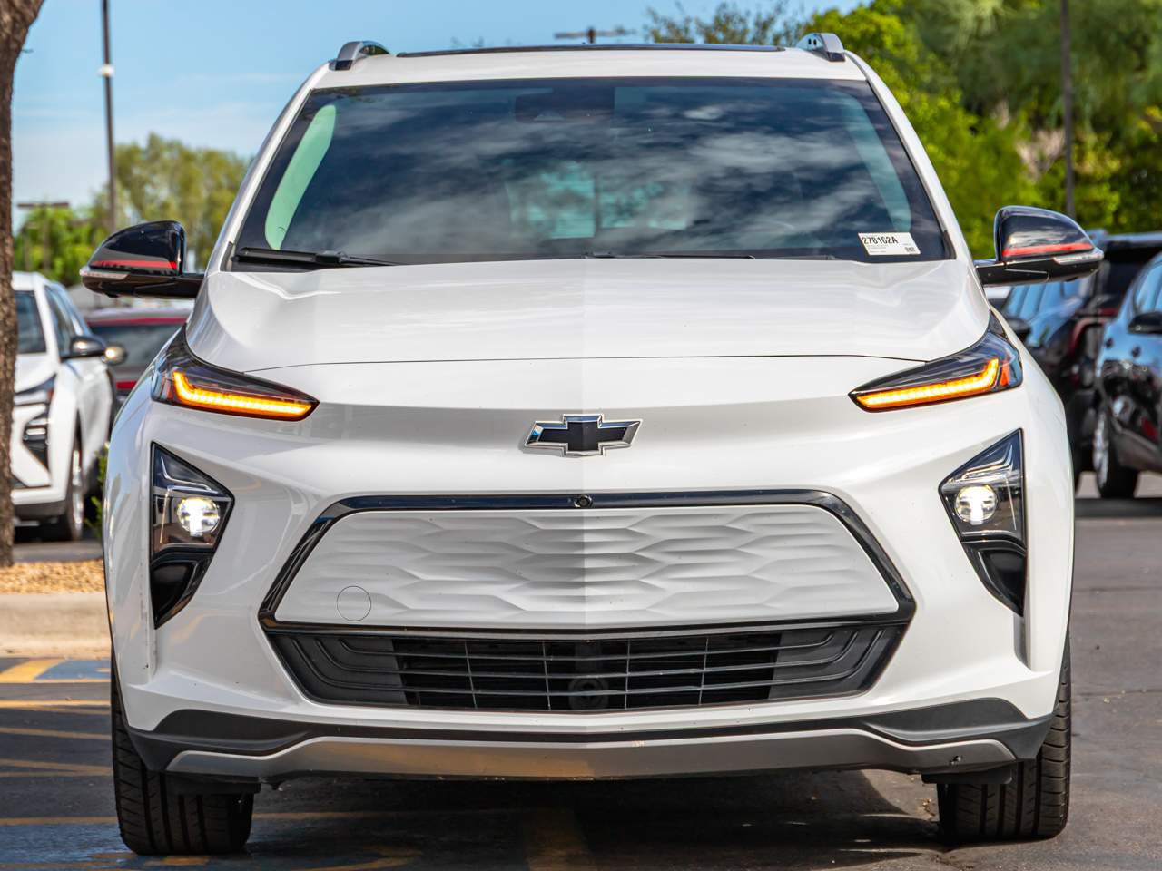 Used 2023 Chevrolet Bolt EUV Premier w/ Sun & Sound Package FWD image 4