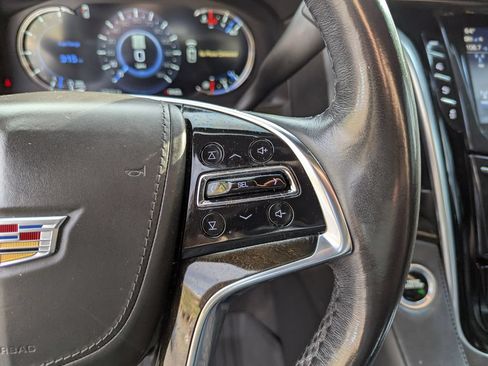 Used 2020 Cadillac Escalade Platinum AWD/4WD image 18