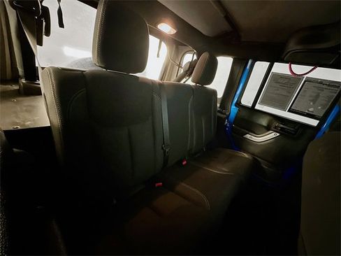 Used 2016 Jeep Wrangler Unlimited Sahara image 22