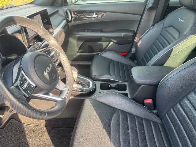Used 2022 Kia Forte GT-Line w/ GT-Line Premium Package FWD image 9