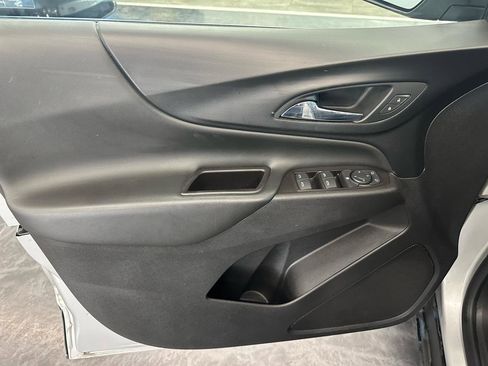 Used 2021 Chevrolet Equinox LT FWD image 11