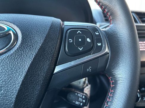 Used 2017 Toyota Camry SE image 16