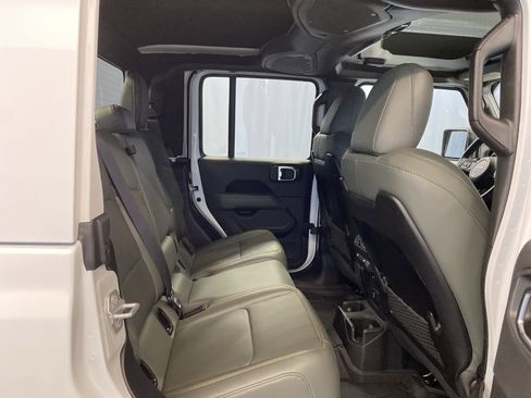 Certified 2025 Jeep Gladiator Mojave image 36