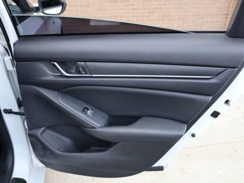 Used 2022 Honda Accord Sport image 19