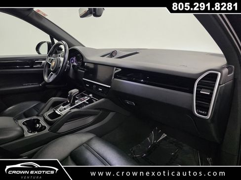 Used 2022 Porsche Cayenne AWD/4WD image 14
