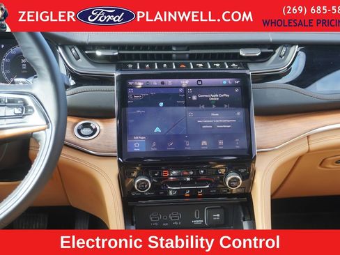 Used 2025 Jeep Grand Cherokee L Summit image 17