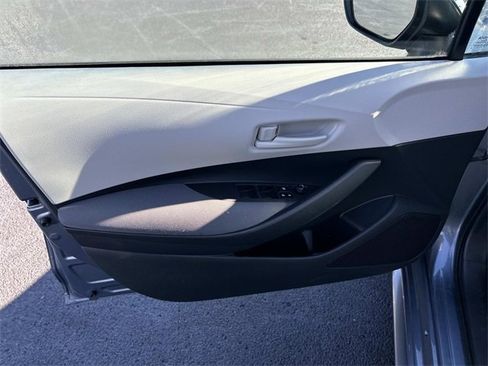 Used 2023 Toyota Corolla LE image 18