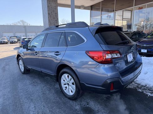 Used 2018 Subaru Outback 2.5i Premium image 3