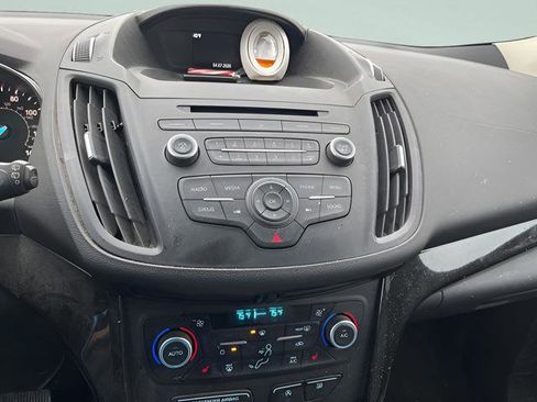 Used 2018 Ford Escape SE w/ SE Sport Appearance Package image 10