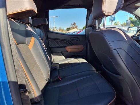 Used 2024 GMC Canyon AT4 w/ Technology Package image 25