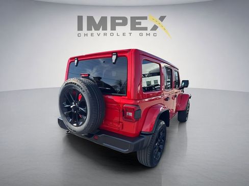 Used 2025 Jeep Wrangler Unlimited Sahara w/ Safety Group AWD/4WD image 4