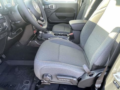 New 2025 Jeep Gladiator Willys image 7