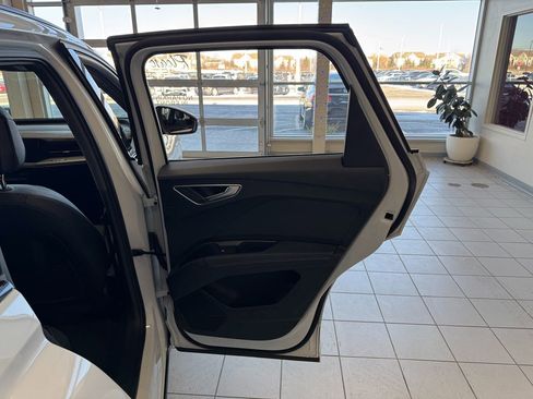 Used 2024 Audi Q4 e-tron Premium Plus w/ Premium Plus image 48