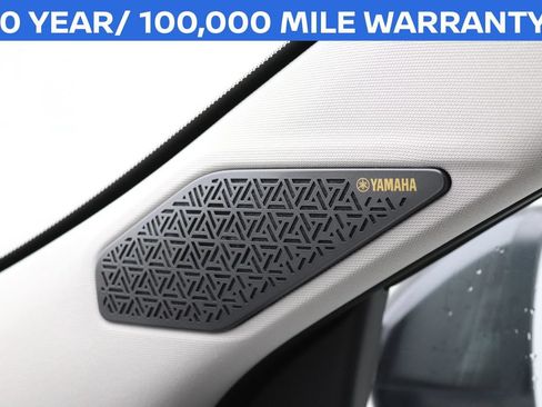 Used 2025 Mitsubishi Outlander AWD image 35