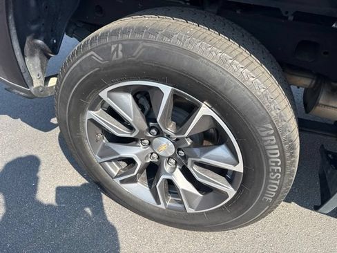 Used 2023 Chevrolet Silverado 1500 LT AWD/4WD image 10