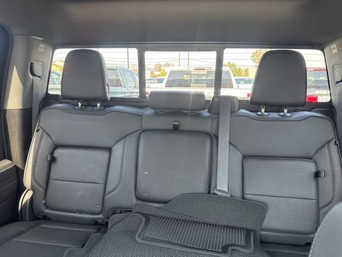 Used 2022 GMC Sierra 1500 Denali w/ Technology Package AWD/4WD image 11