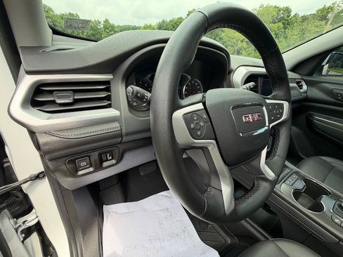Used 2023 GMC Acadia SLT AWD/4WD image 18
