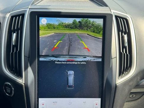 Used 2023 Ford Edge SEL image 25