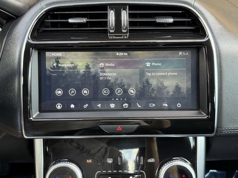 Used 2020 Jaguar XE S image 37