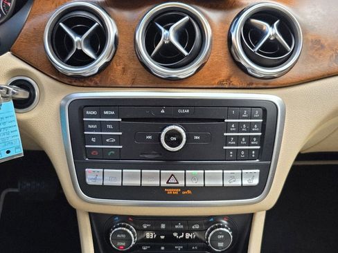 Used 2019 Mercedes-Benz GLA 250 4MATIC image 5