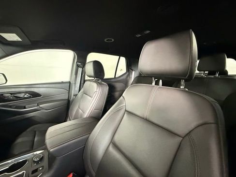 Used 2023 Chevrolet Traverse RS w/ LPO, Floor Liner Package image 5