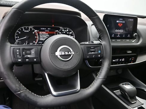 Used 2023 Nissan Rogue SV w/ SV Premium B Package FWD image 19