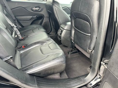 Used 2023 Jeep Cherokee Altitude Lux image 12