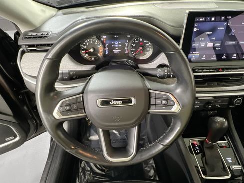 Used 2022 Jeep Compass Latitude w/ Sun and Sound Group image 11