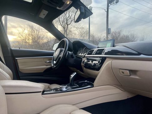 Used 2018 BMW 330i xDrive Sedan w/ Premium Package image 13