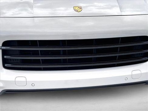 Used 2021 Porsche Cayenne Coupe image 30