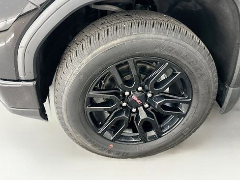 Used 2023 GMC Sierra 1500 Elevation image 11