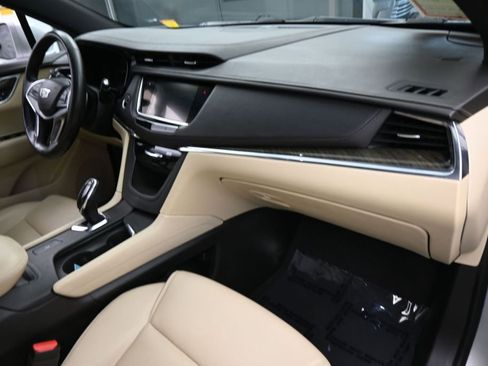 Used 2019 Cadillac XT5 FWD image 43