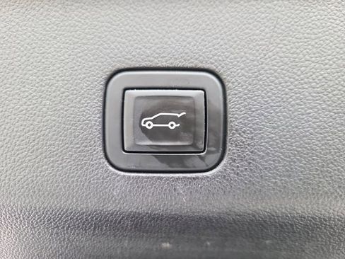 Used 2024 Chevrolet Suburban LT AWD/4WD image 6