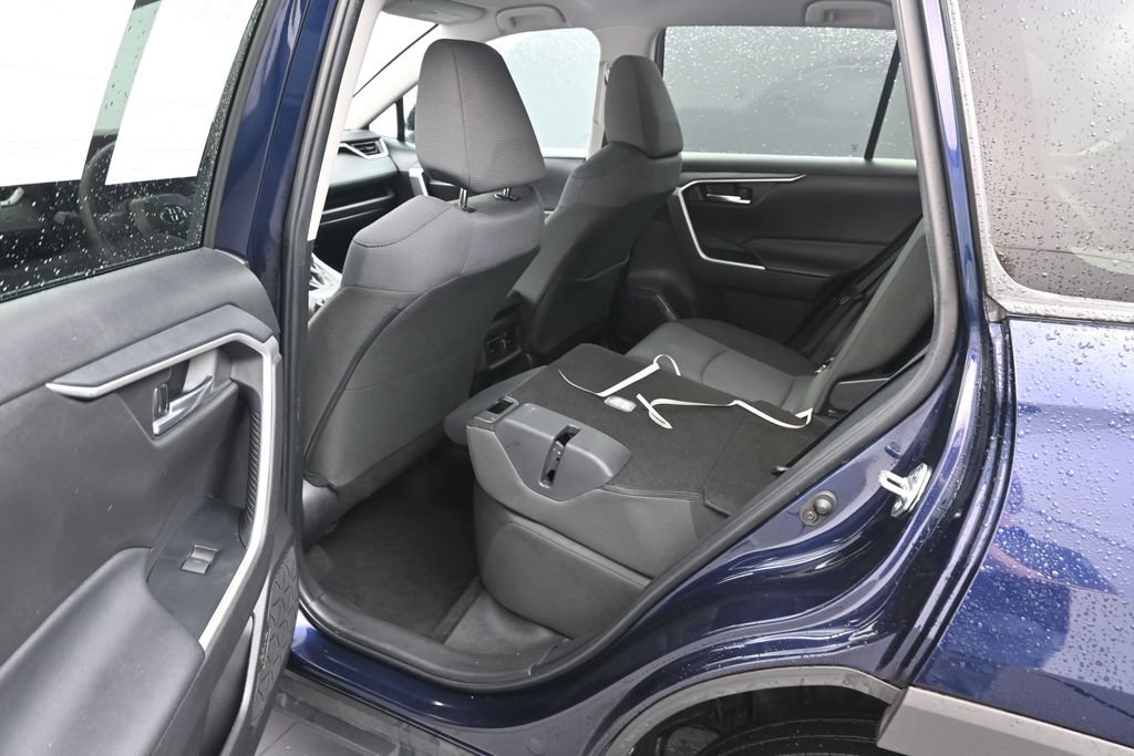 Used 2025 Toyota RAV4 XLE FWD image 17