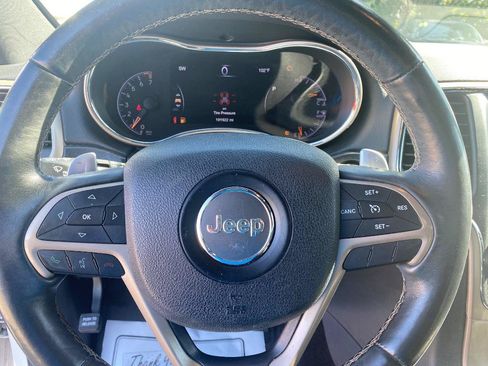 Used 2017 Jeep Grand Cherokee Limited w/ Luxury Group II AWD/4WD image 40