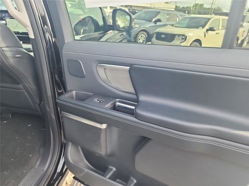 New 2025 Ford Expedition Max Platinum w/ Driver's Package image 24