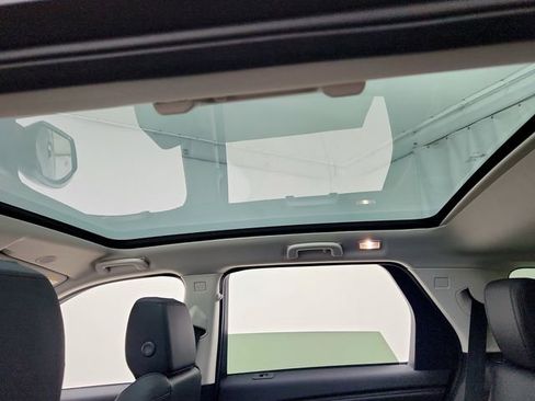 Used 2025 Land Rover Discovery Sport S image 20