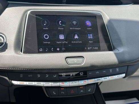 Used 2023 Cadillac XT4 Luxury w/ Cold Weather Package AWD/4WD image 12
