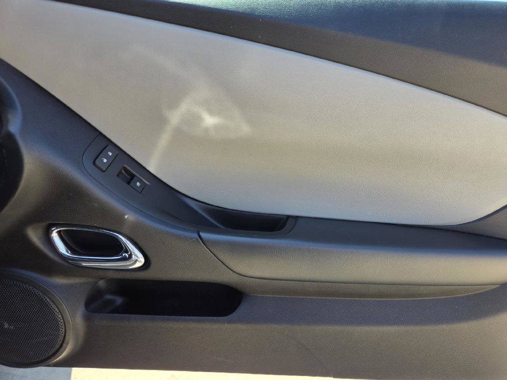 Used 2015 Chevrolet Camaro LS RWD image 6
