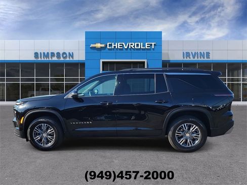 Used 2025 Chevrolet Traverse LT w/ Enhanced Driving Package image 5