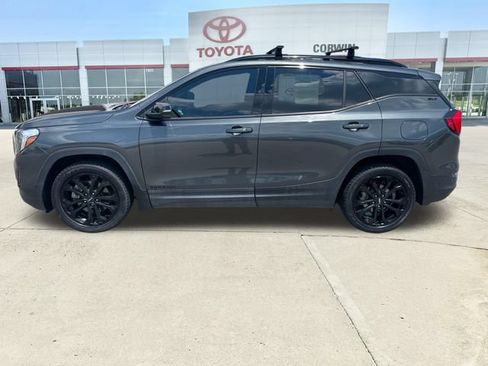 Used 2020 GMC Terrain SLT w/ Preferred Package AWD/4WD image 2