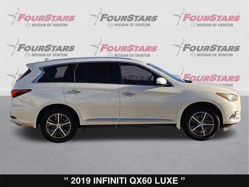Used 2019 INFINITI QX60 Luxe w/ Essential Package image 3