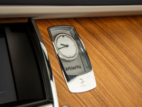 Used 2018 Rolls-Royce Dawn RWD image 33