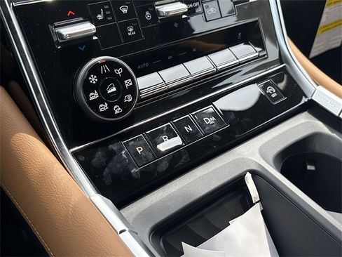 New 2025 Nissan Armada SL w/ Captain's Chari Seat Package image 20