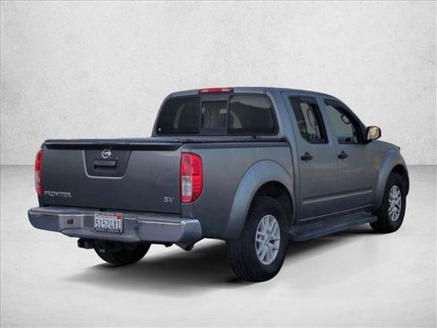 Used 2016 Nissan Frontier SV image 5