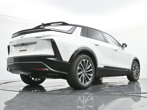 New 2025 Cadillac Lyriq Sport image 19